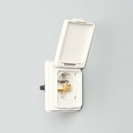 3115NW-L5 アメリカン電機 防水形フランジインレット ナイロン製 接地形2P 15A 125V <引掛形 NEMA L5-15>