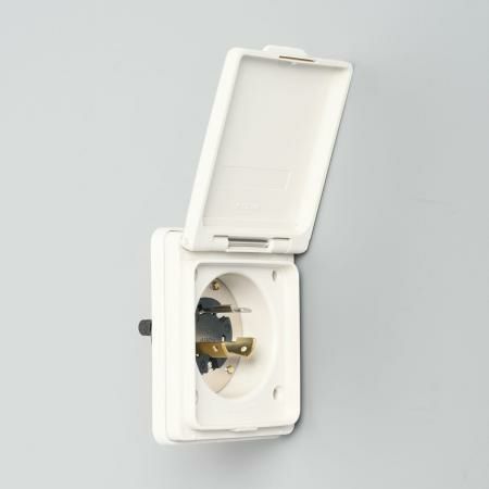 3245NW-L8 アメリカン電機 防水形フランジインレット ナイロン 接地形2P 20A 480V <引掛形 NEMA規格 L8-20>