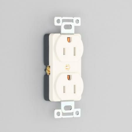 7110GD-IV アメリカン電機 複式埋込コンセント 白 接地形2P 15A 125V <平刃形 NEMA規格 5-15> 【送料全国一律275円】