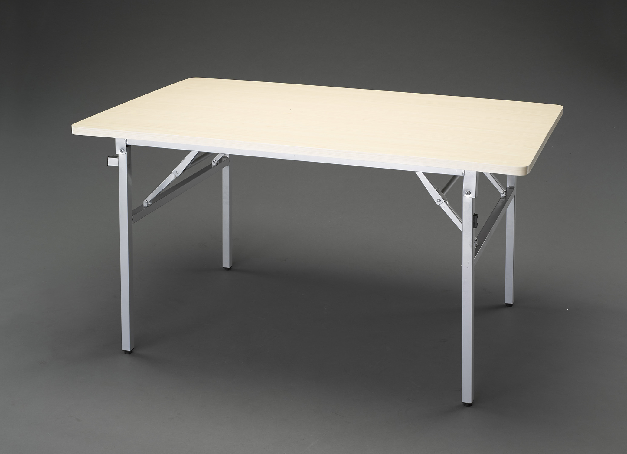 EA954E-51 エスコ 1200x750x700mm 作業テーブル (ESCOオリジナル 使用サイズ:1200(W)×750(D)×700(H)mm
折り畳みサイズ:1200(W)×750(D)×112(H)mm)