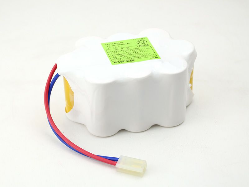 FK373相当品(同等品) 電池屋 新品 パナソニック製誘導灯・非常灯用交換電池  ＜FK811相当品(同等品)＞ 12.0V2000mAh＜年度シール付き＞ コネクター付きそのまま取付できます。