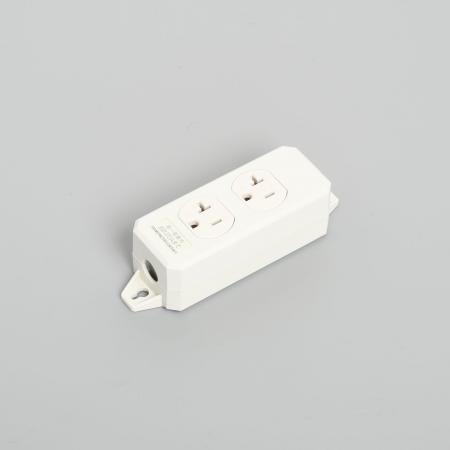 KU0120 アメリカン電機 OAタップ2ケ口 コード無シ 接地形2P 20A 125V <平刃形 NEMA規格 5-20>
