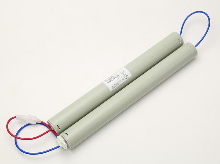 N9-CL 相当品(同等品) 岩崎電気製非常灯器具用交換電池<年度シール付き> コネクター付きそのまま取付できます。