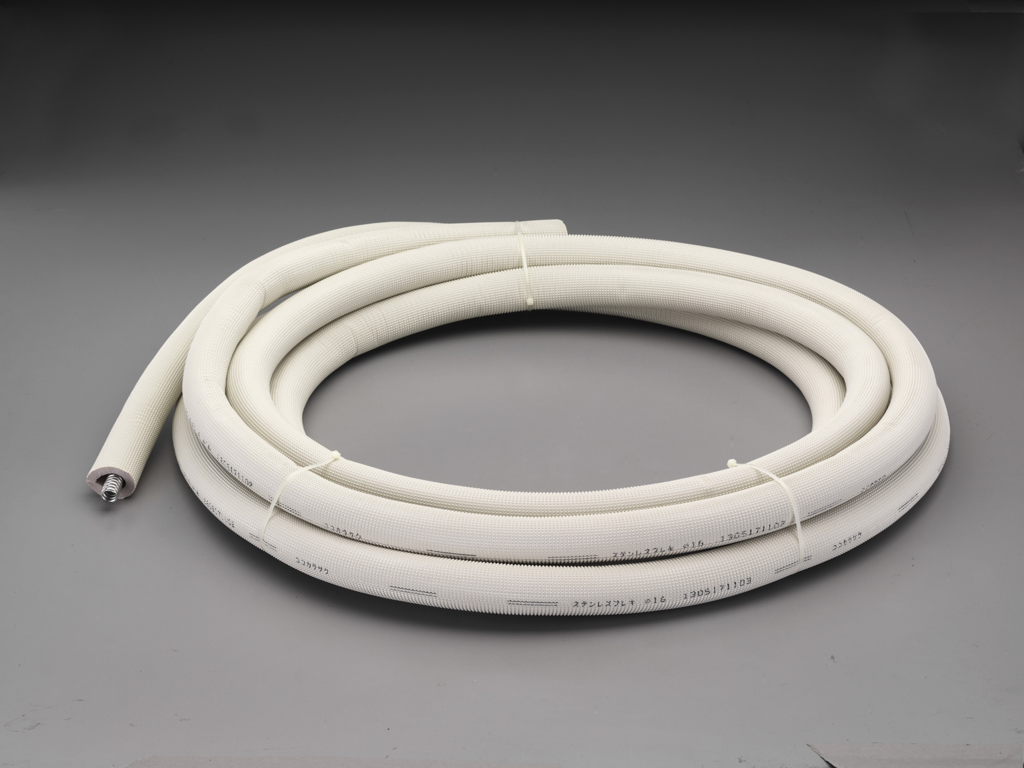 EA424CL-20 エスコ 呼ビ20 x10m フレキパイプ(ステンレス/被覆付) (オンダ製作所 FCP-20PA10-10)