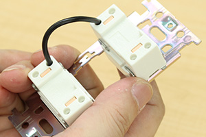 埋込連用器具のわたり線